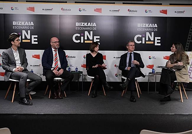 Participantes en el foro Bizkaia, escenario de cine.