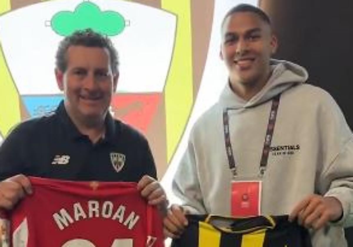 El bonito detalle de Maroan con el Barakaldo en su visita sorpresa a Lasesarre