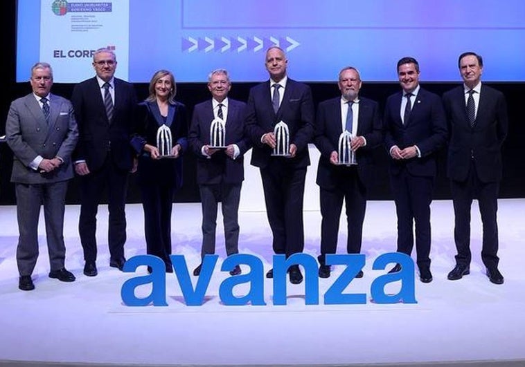 Iñaki Navarro (Banco Sabadell), Iñigo Barrenechea (EL CORREO), Beatriz Astigarraga (IMQ), Emiliano López Atxurra (Petronor), Enrique Lizaso (Multiverse Computing), Pedro Salazar (AJL Ophthalmic), Mikel Jauregi (Gobierno vasco) e Iñaki López Gandásegui (Aernnova).