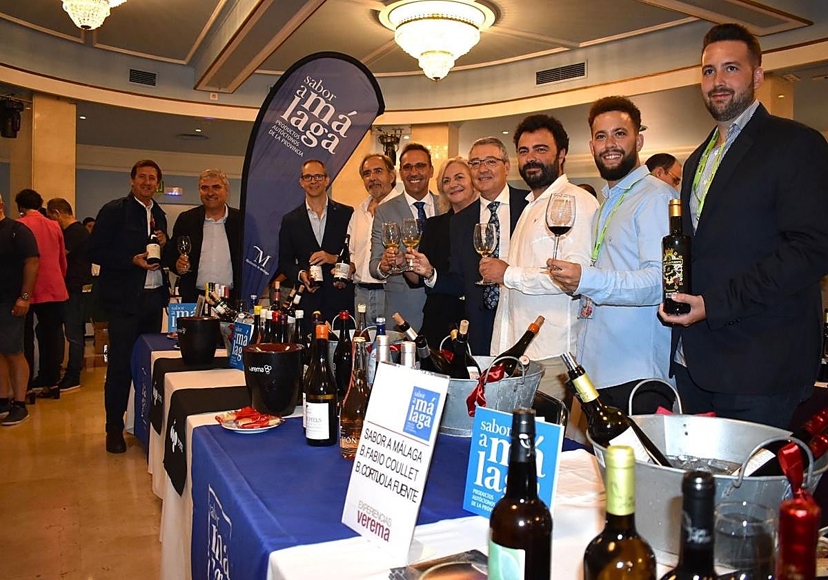 Representantes de la Diputación de Málaga y de las bodegas del territorio presentes en Verema.