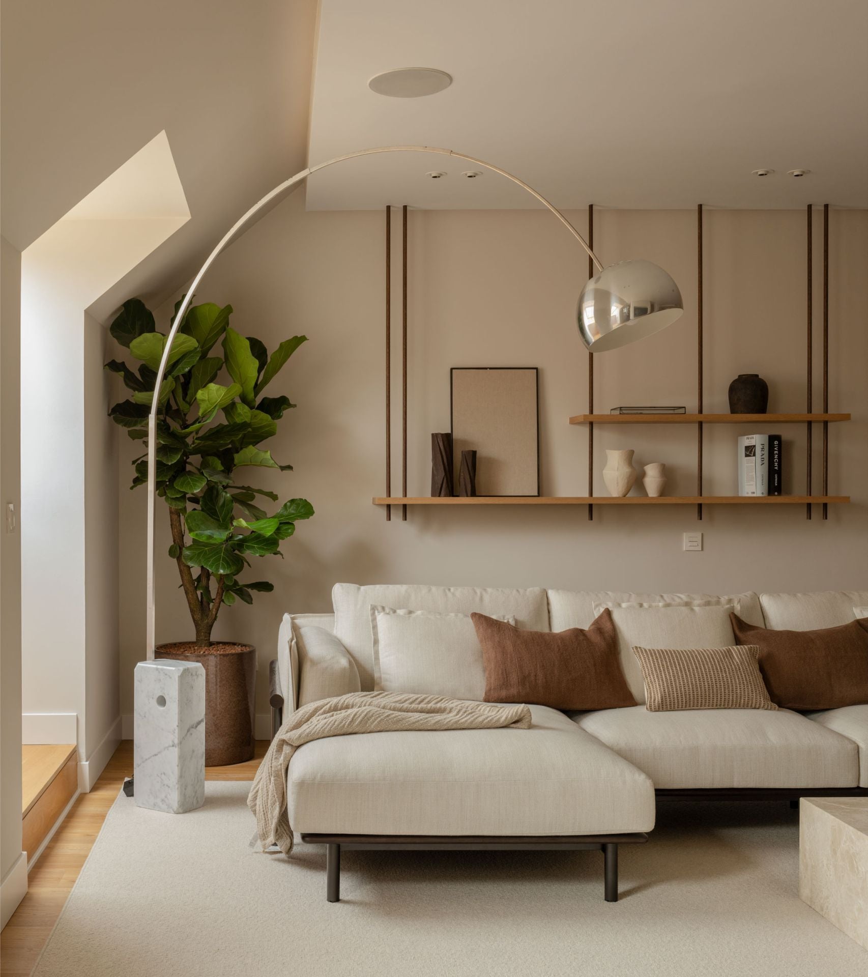 Este piso de un matrimonio y su hija es un oasis de paz en pleno centro de Bilbao