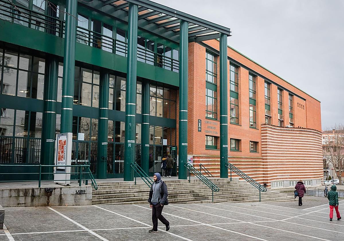 Exterior del centro cívico de Judimendi