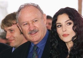 Gene Hackman con Monica Bellucci.