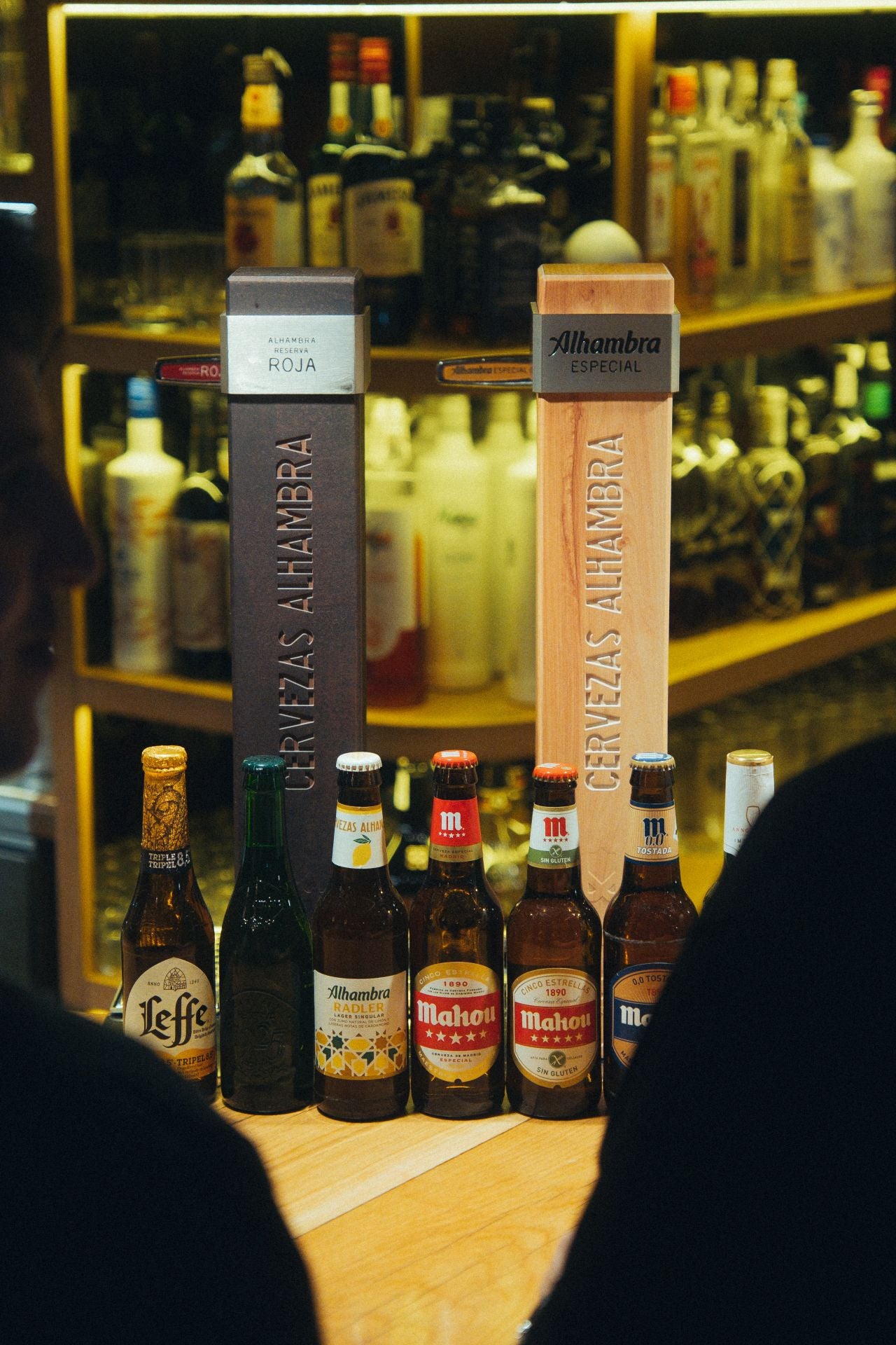 Los reyes del &#039;tardeo&#039; en Bilbao llevan el buen ambiente a su nuevo bar del centro