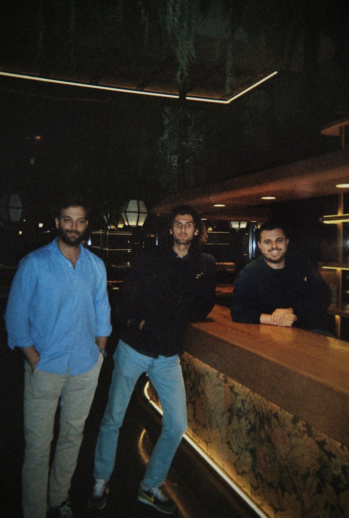 Los reyes del &#039;tardeo&#039; en Bilbao llevan el buen ambiente a su nuevo bar del centro