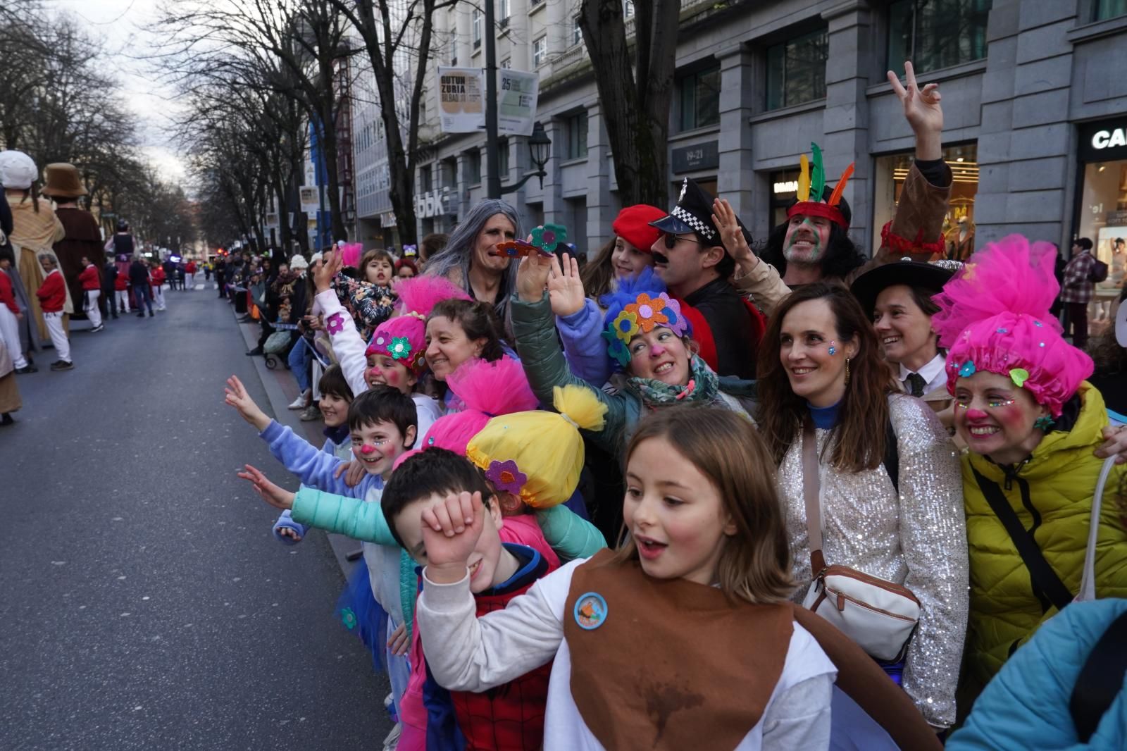 Bilbao se disfraza del mundo entero