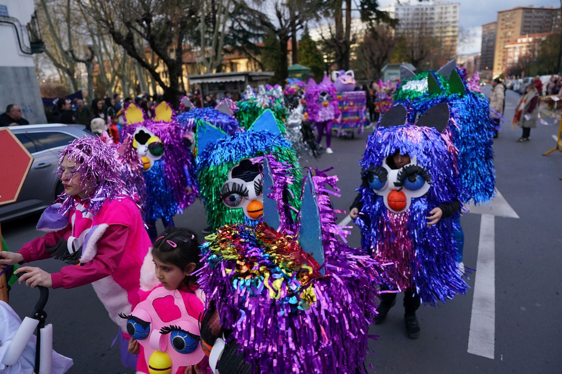 La gabarra, Mario Bros, yogures Danone... Barakaldo se llena de originales disfraces