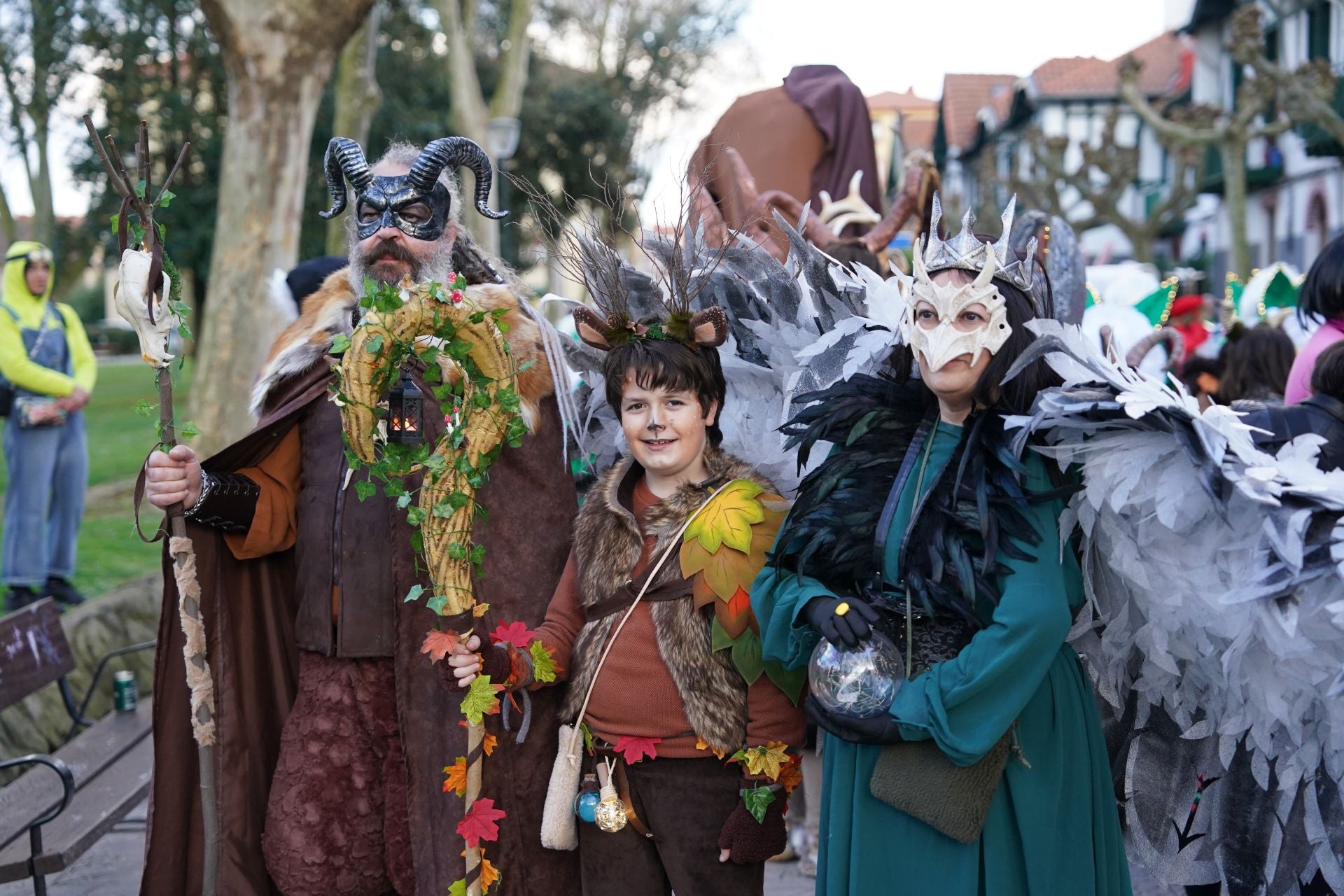 La gabarra, Mario Bros, yogures Danone... Barakaldo se llena de originales disfraces