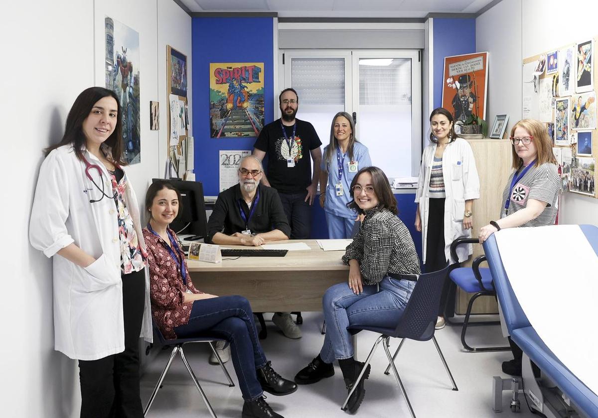 El equipo de la unidad de Enfermedades Autoinmunes de Cruces formado, de izquierda a derecha, por Cristina González de Echávarri, Diana Paredes, Guillermo Ruiz Irastorza, Luis Dueña, Mónica Ferreiro, Beatriz Marín, Adriana Soto e Ioana Ruiz Arruza.