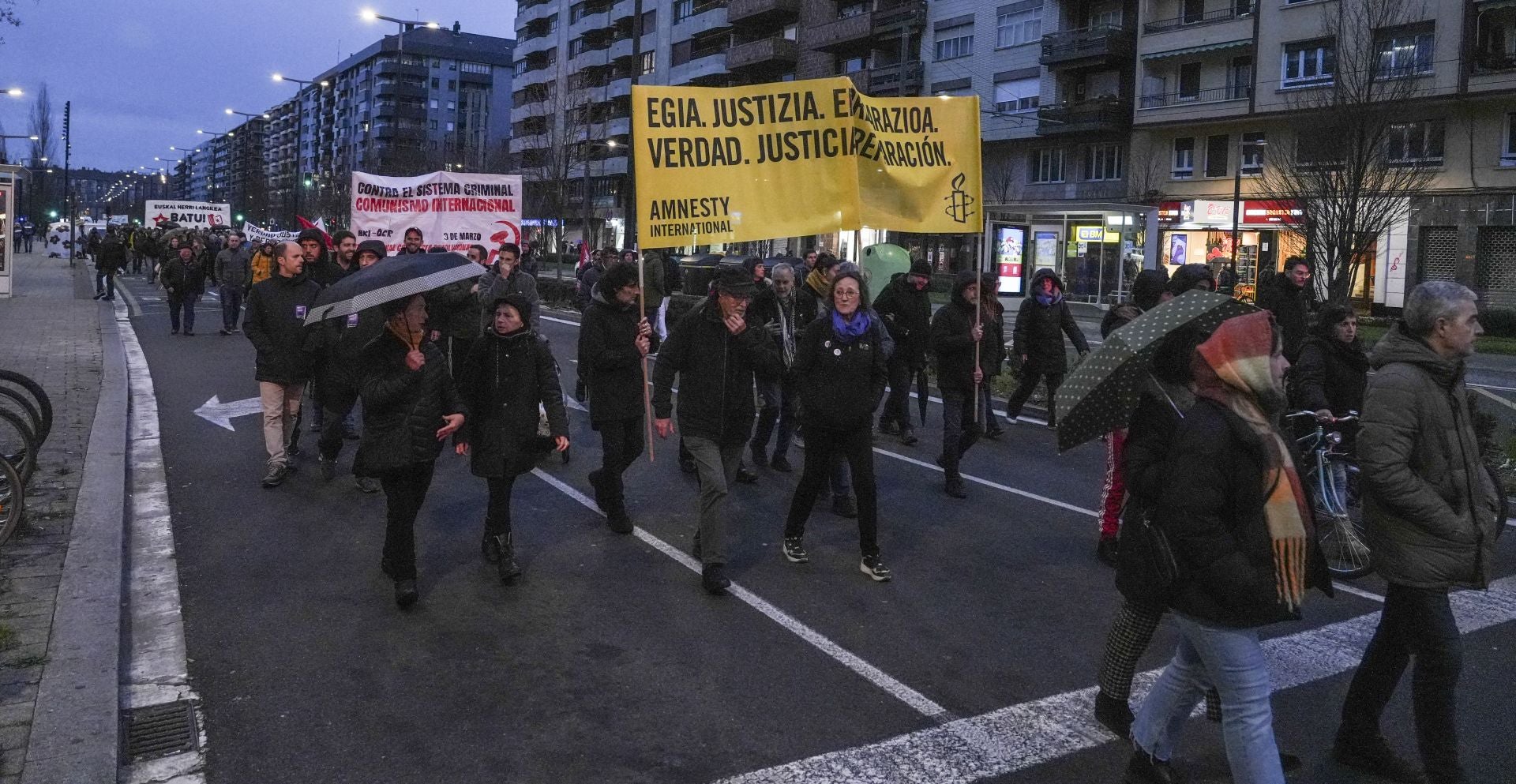 El homenaje y la manifestación en recuerdo del Tres de Marzo, en imágenes