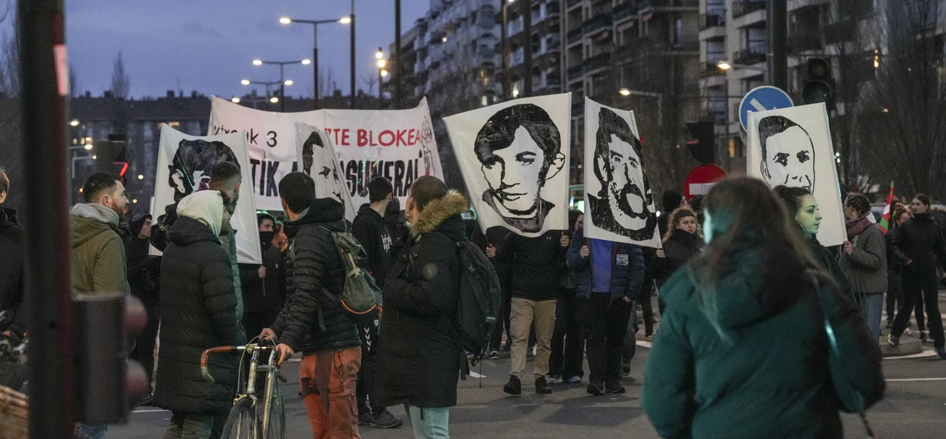 El homenaje y la manifestación en recuerdo del Tres de Marzo, en imágenes