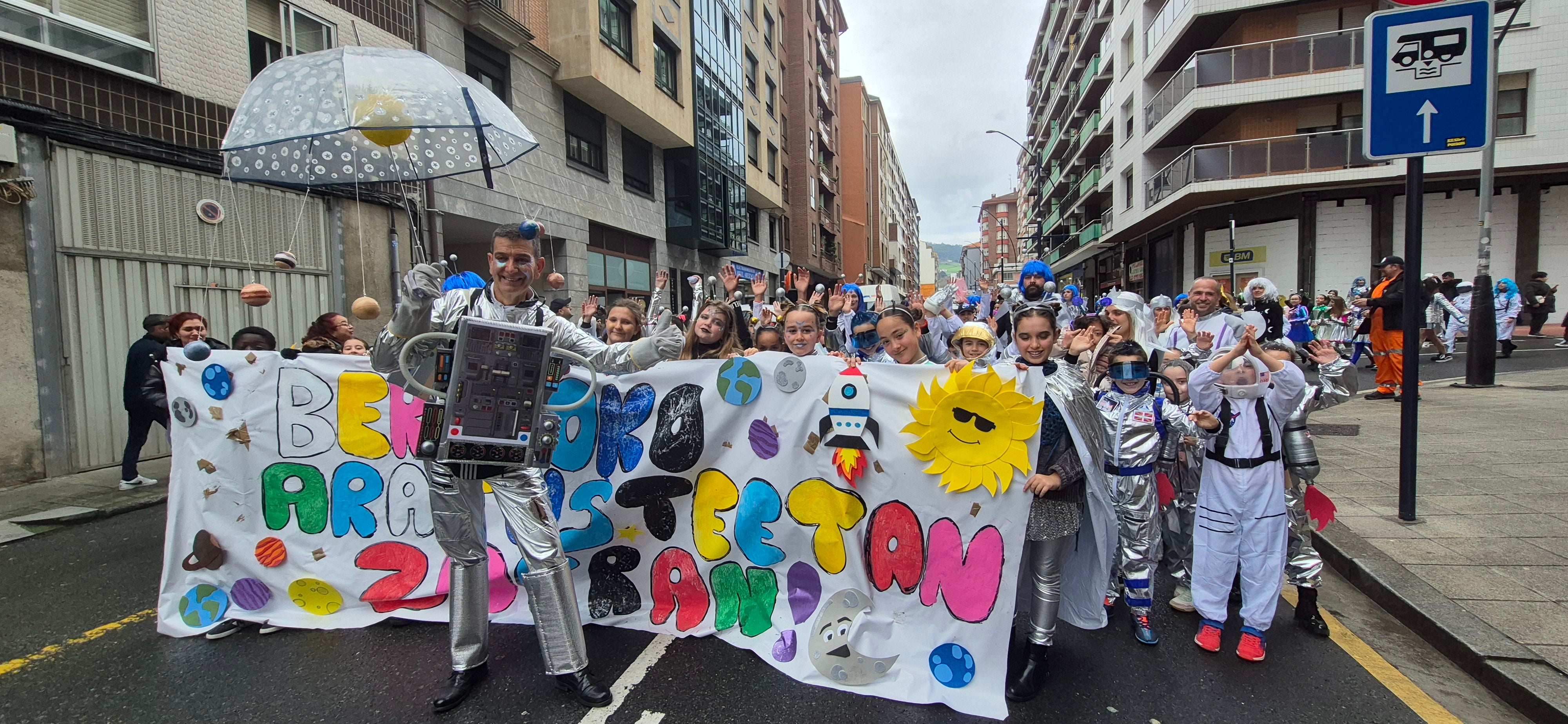 La ola del Carnaval alcanza la costa