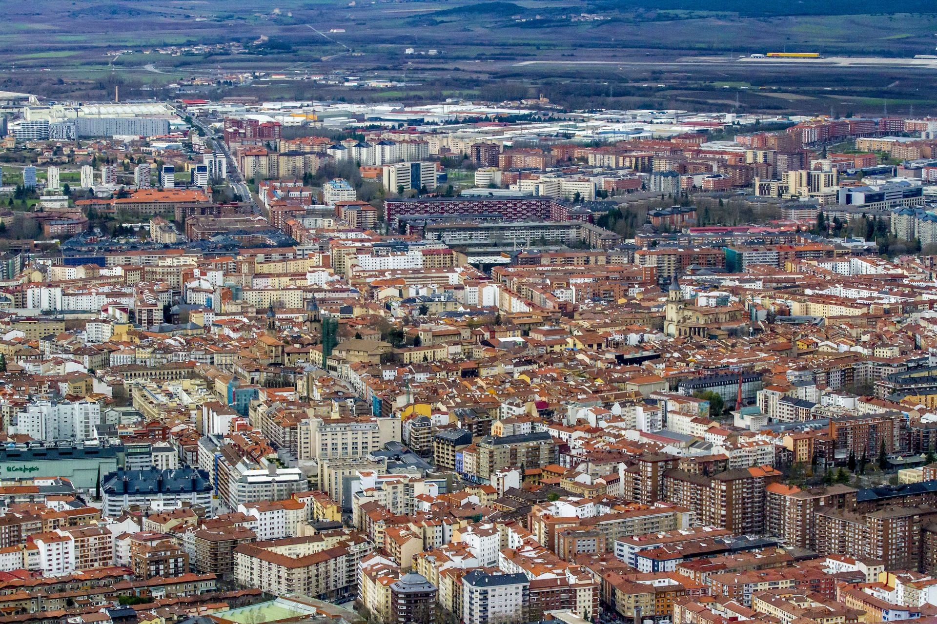 El Ayuntamiento girará el recibo del IBI a todos los vitorianos en abril.
