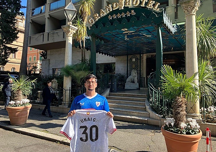 El granadino que apoya al Athletic en Roma: «Me hice rojiblanco porque San Mamés me puso los pelos de punta»