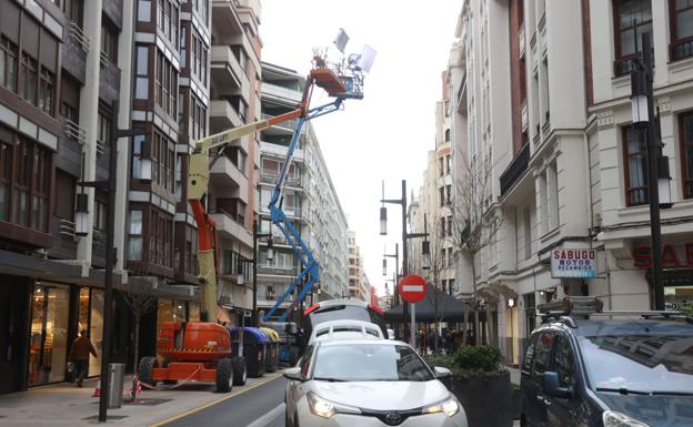 Rodaje de 'Los domingos' en la calle Rodríguez Arias.