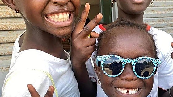 Durango envía seis cajas con gafas solidarias a Madagascar