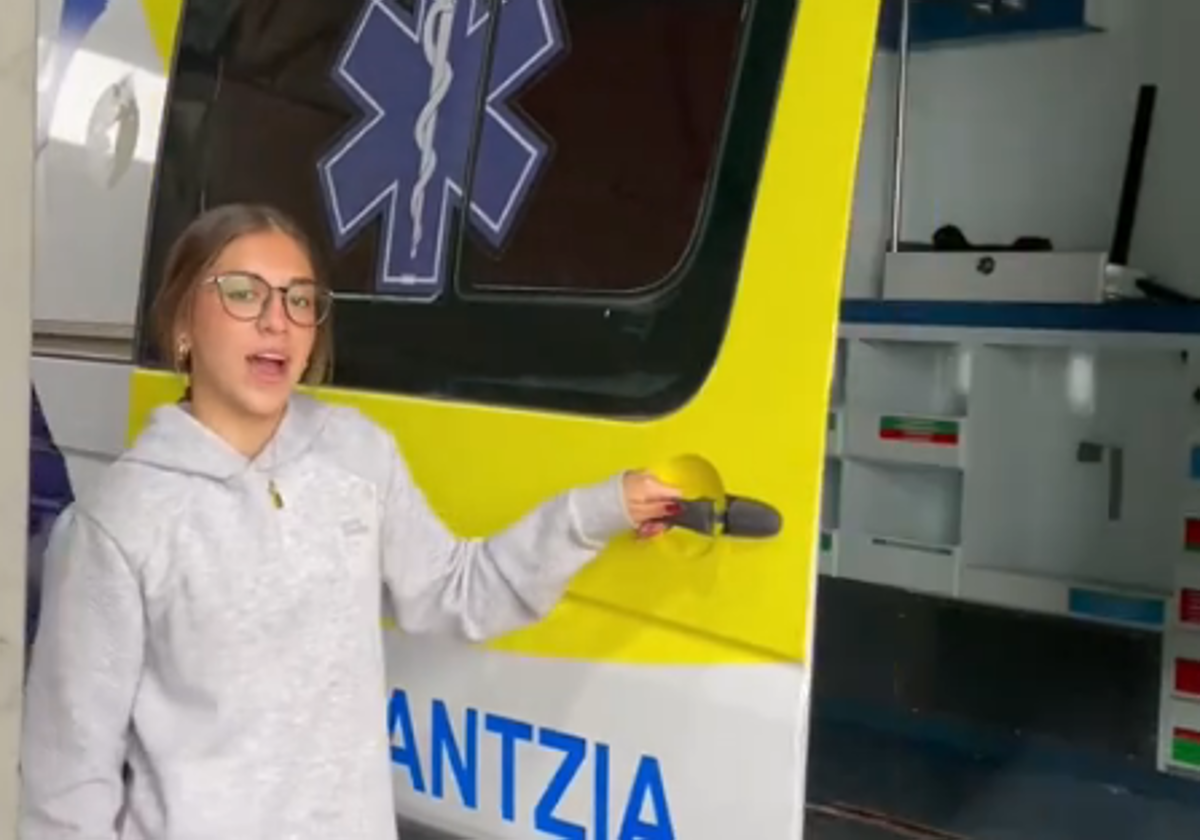 El negocio de camperizar ambulancias: así se transforma un vehículo del servicio de emergencias de Euskadi