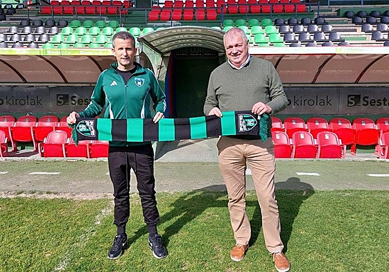 Igor Oca junto a Ángel Castro, el presidente de la entidad.