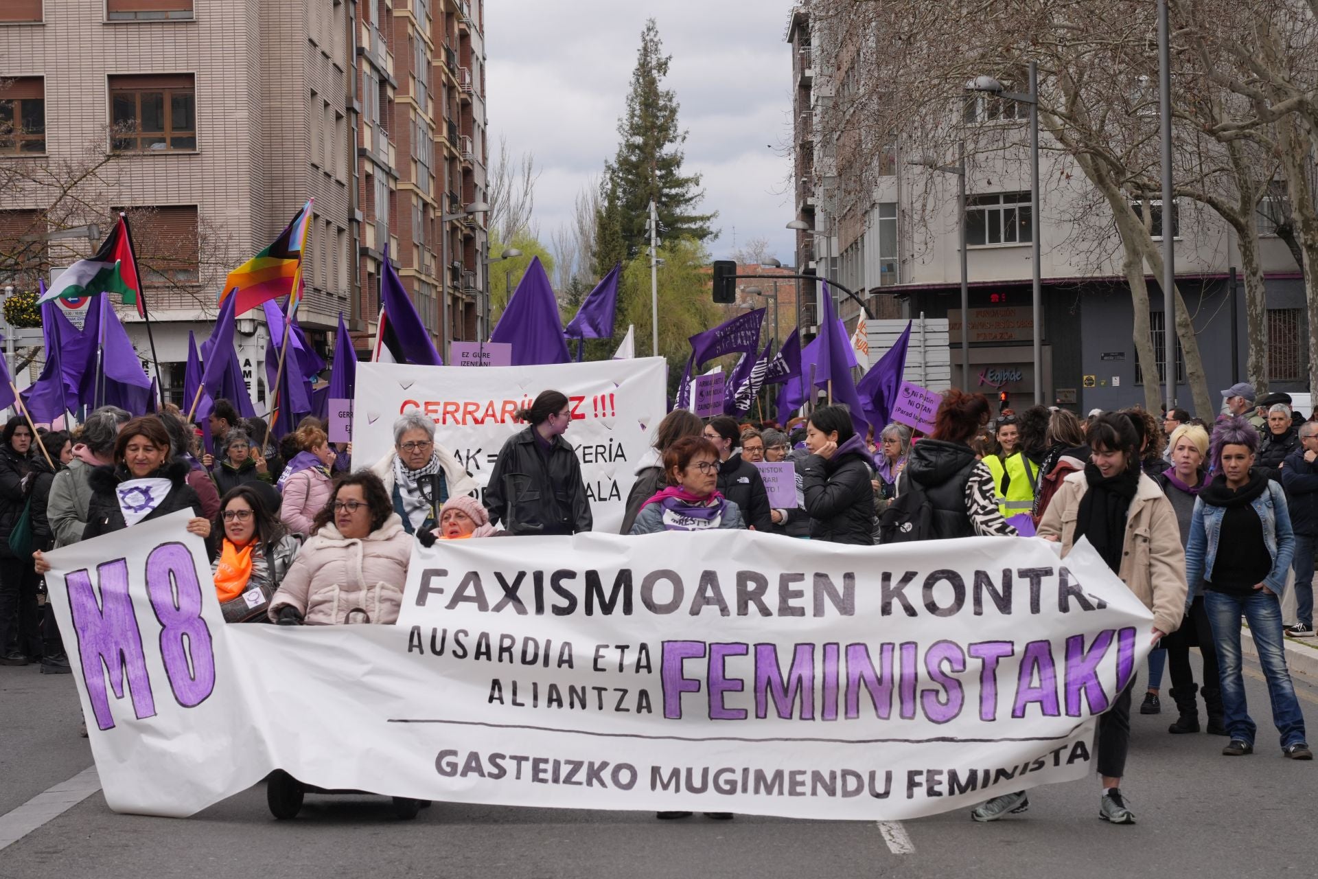 Las mejores fotos de los actos del 8M en Vitoria