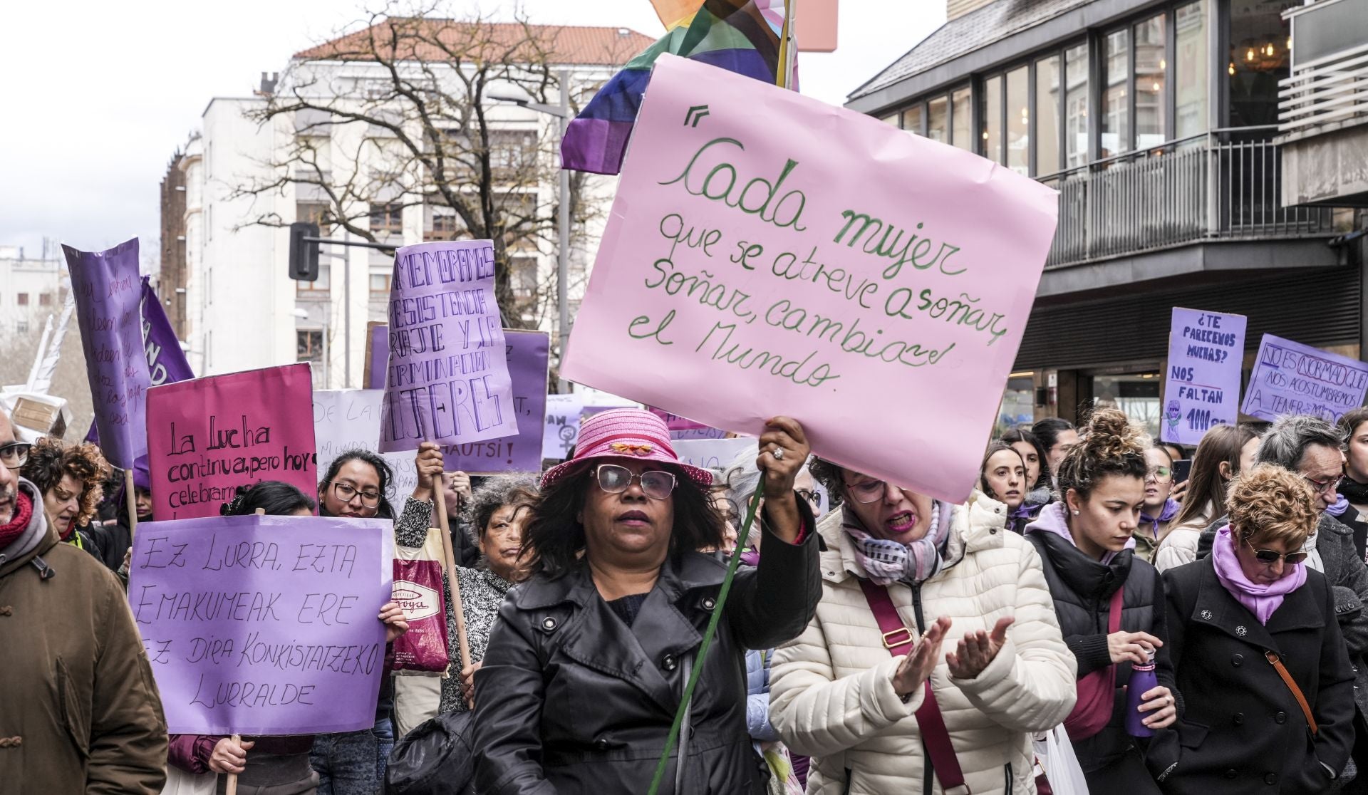Las mejores fotos de los actos del 8M en Vitoria