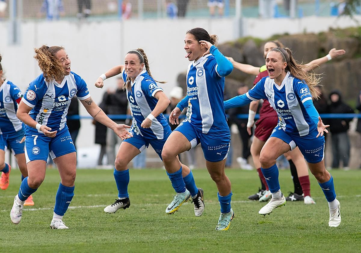 Manoly celebra el gol de la victoria, que devuelve el liderato provisional a las Gloriosas.