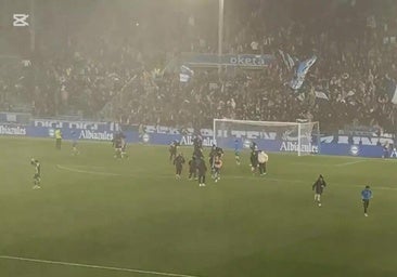 El Alavés se da un baño de masas en mitad del diluvio