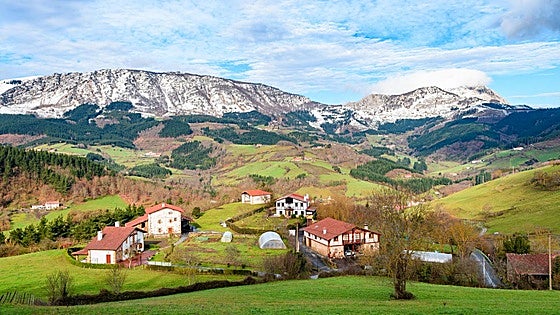 El valle vasco que parece una postal suiza y encandila a sus visitantes