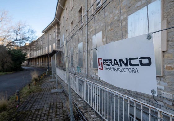 El Gobieron central ha iniciado la rehabiltiación de la vieja clínica.