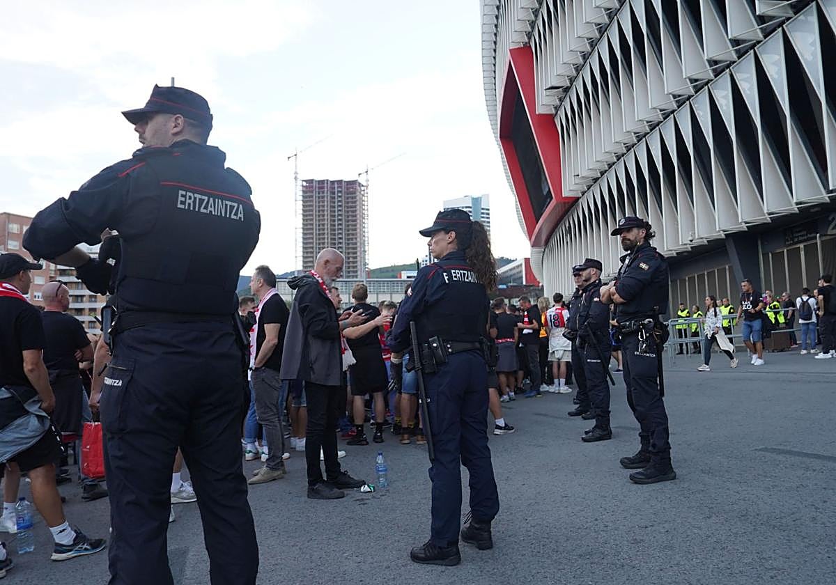 La guía de la Roma para sus 2.000 aficionados desplazados a Bilbao: punto de encuentro obligatorio, acceso escoltado a San Mamés...