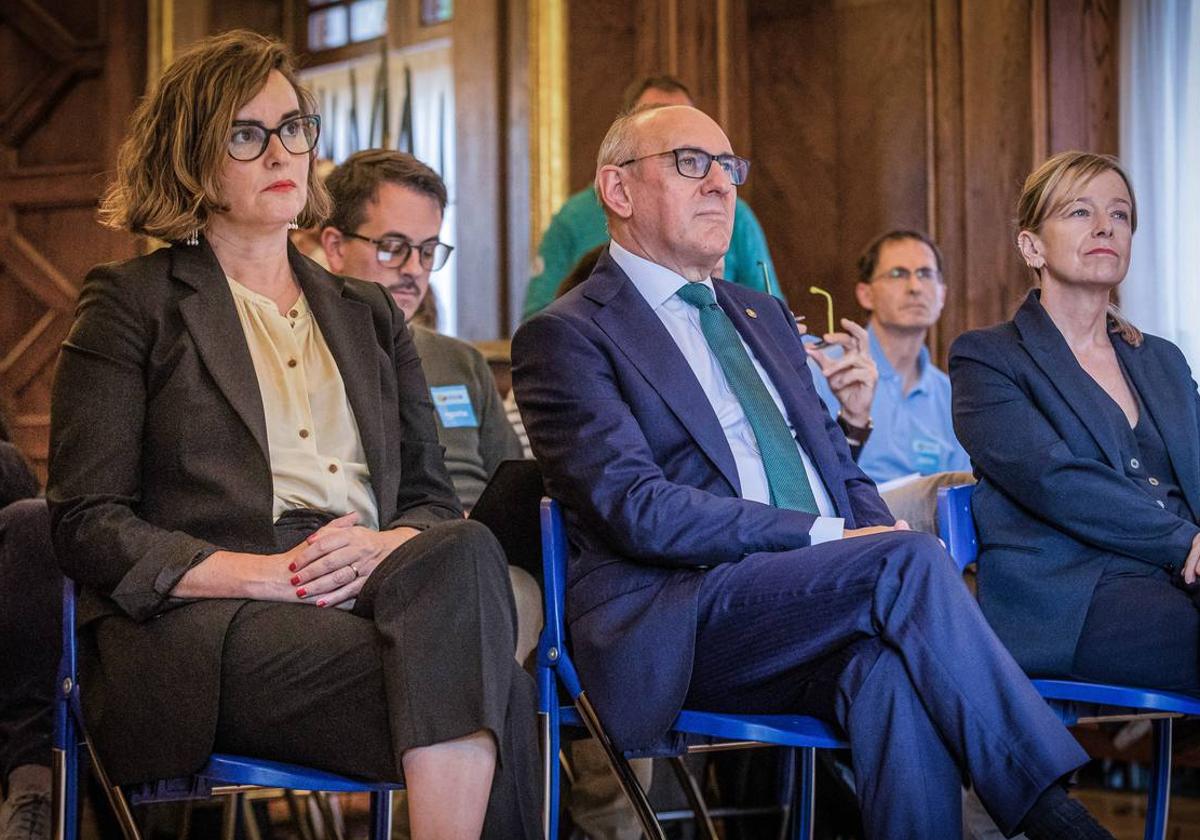 PNV y PSE apuran la negociación fiscal con Podemos aunque sin descartar al PP