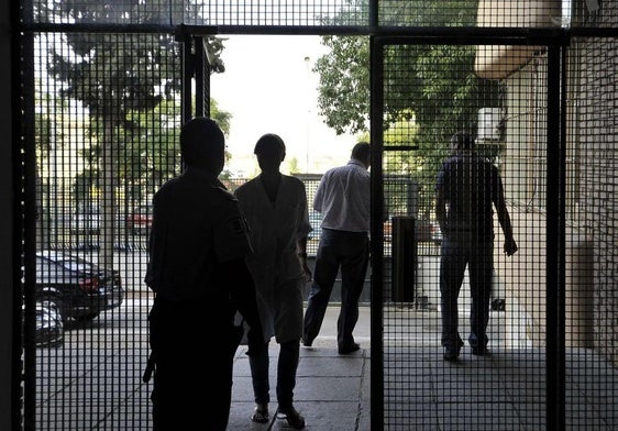 Entrada al centro Marcelo Nessi donde están los menores detenidos por la muerte de su cuidadora.