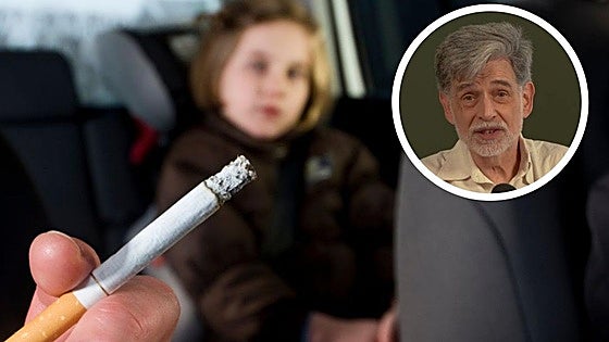 El pediatra Carlos González, a los padres que fuman en casa: «Aunque no estén tus hijos delante...»