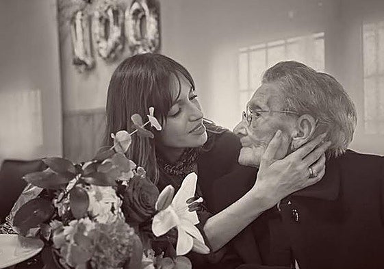 El emotivo mensaje con el que Sara Carbonero se ha despedido de su abuela