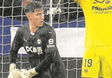 La hora de Adrián, el portero que pudo jugar al voleibol