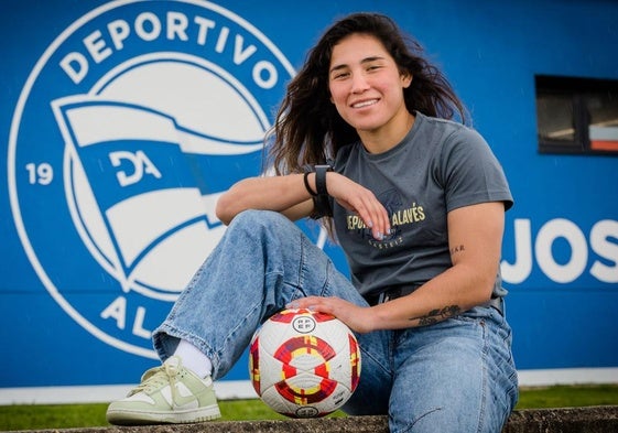 Manoly Baquerizo posa para la entrevista en la ciudad deportiva de Ibaia.
