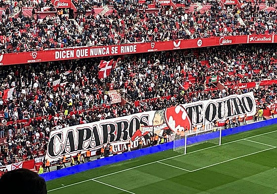 El gran tifo con el que los Biris han homenajeado a Caparrós