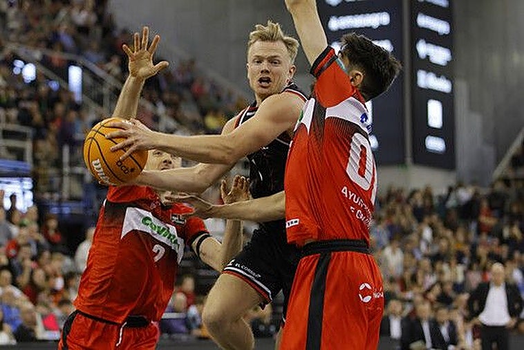 Un triunfo vital del Bilbao Basket para no perder la calma