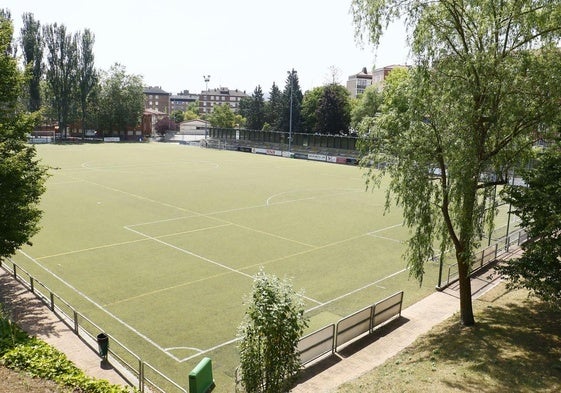 Campo de fútbol de Ariznabarra, donde se jugará el duelo.