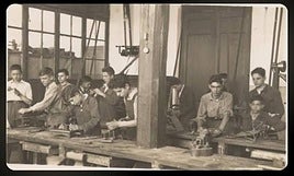 Con la llegada del ferrocarril, llegaron a la villa muchos trabajadores y familias en busca de nuevas oportunidades