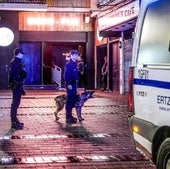 Acuchillan a un menor para robarle en un parque de Vitoria