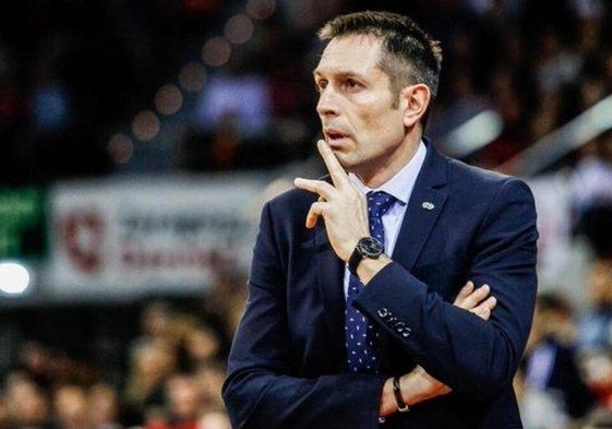 Nacho Lezkano, técnico de Movistar Estudiantes.