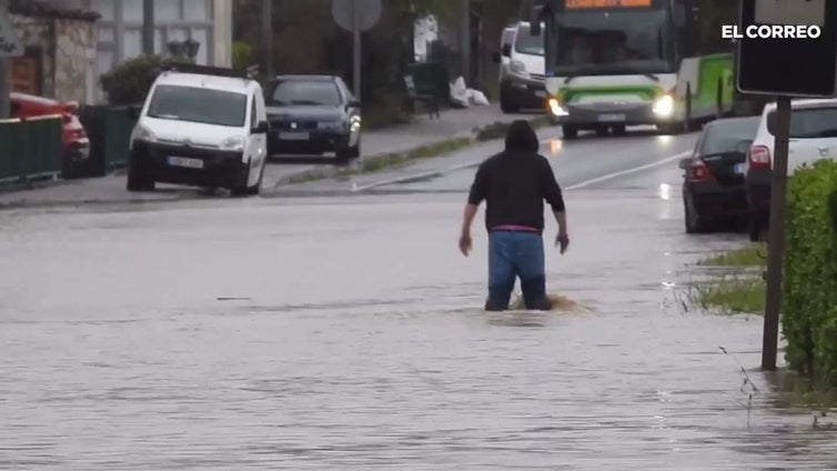 El río Asua se desborda por las intensas lluvias