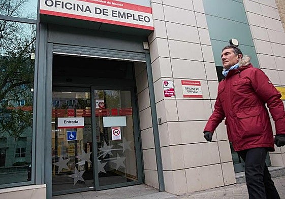 El aviso del SEPE a los perceptores del subsidio de 52 años que reciban una herencia: «Si supera una cuantía...»