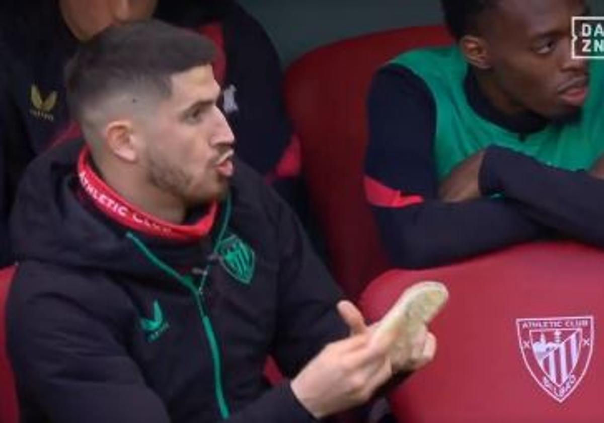 La broma de Oihan Sancet a Jesús Areso en pleno partido ante Osasuna