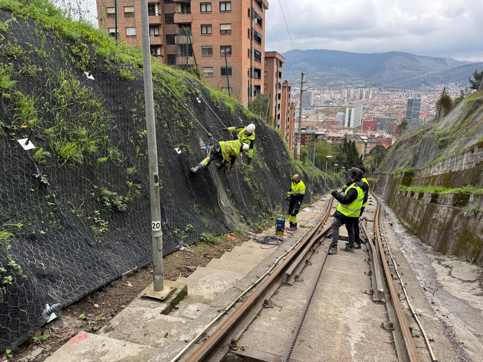 El funicular de Artxanda reabrirá mañana después de casi cuatro meses en obras