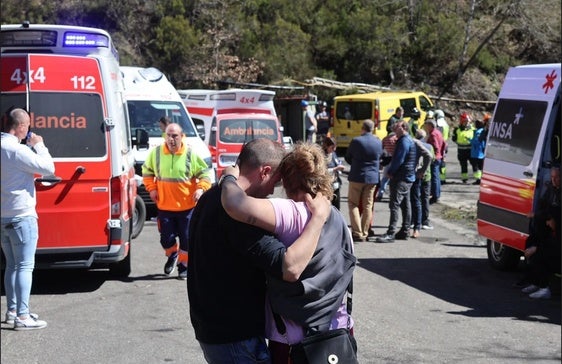 Algunos de los familares de las víctimas del accidente en la mina de Cerredo, se han trasladado a la zona.