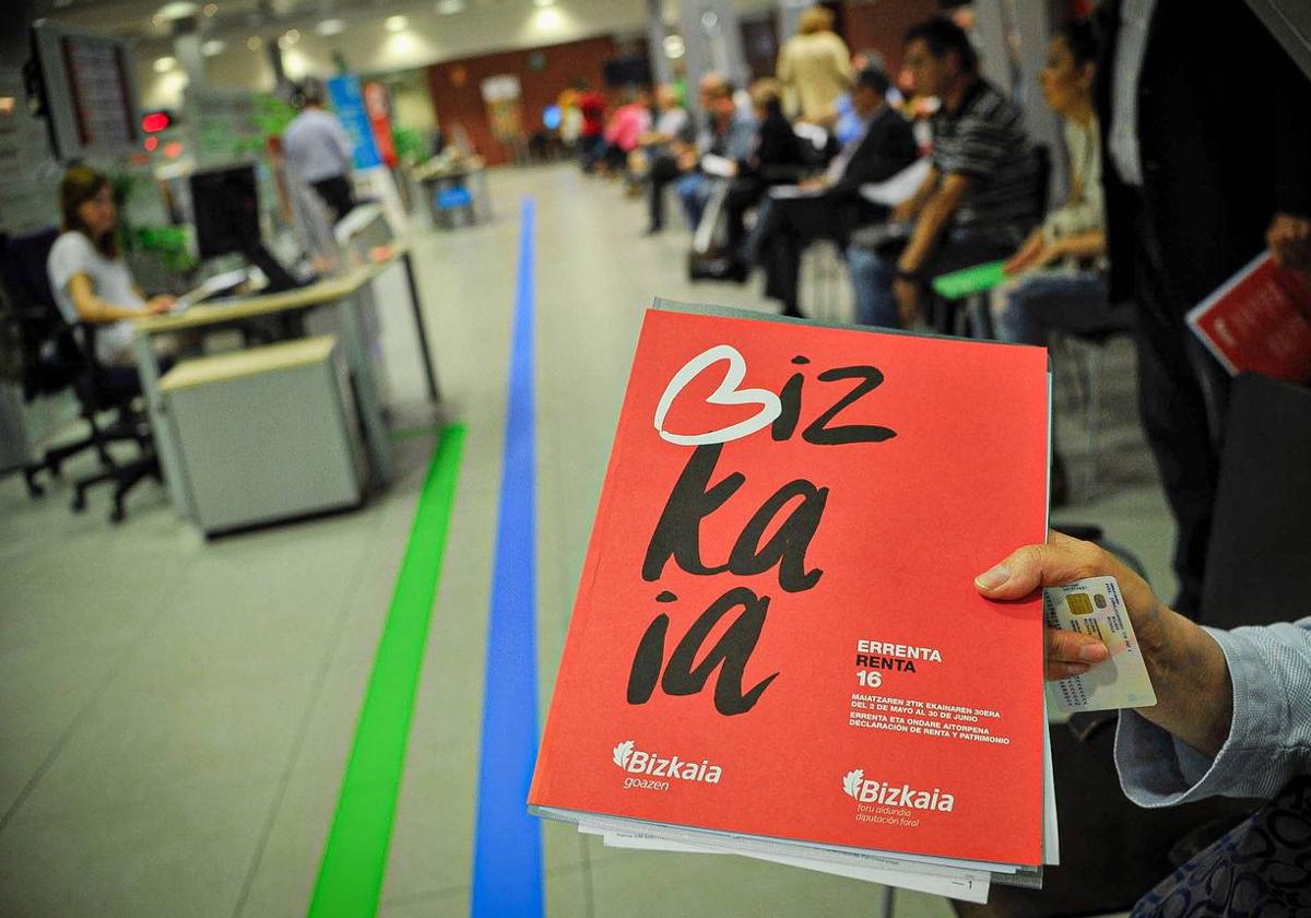 Las claves de la campaña de la Renta en la que Hacienda devolverá dinero a siete de cada diez contribuyentes