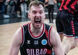 Sylla, Gielo, Bagayoko y Rabaseda celebran entusiasmados la clasificación para la final de la Europe Cup.