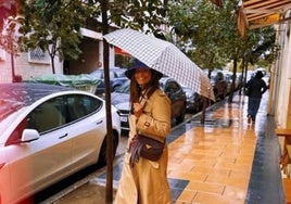 Nuria Roca no se quita este bolso vasco que combina con todo.