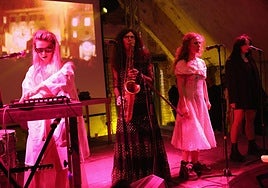 La activistas rusas Pussy Riot eran uno de los atractivos del cartel.